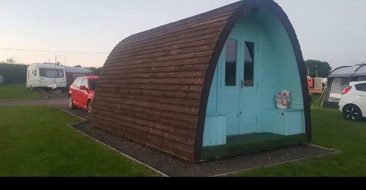 Meadow Glamping Hotell Carmarthen Exteriör bild